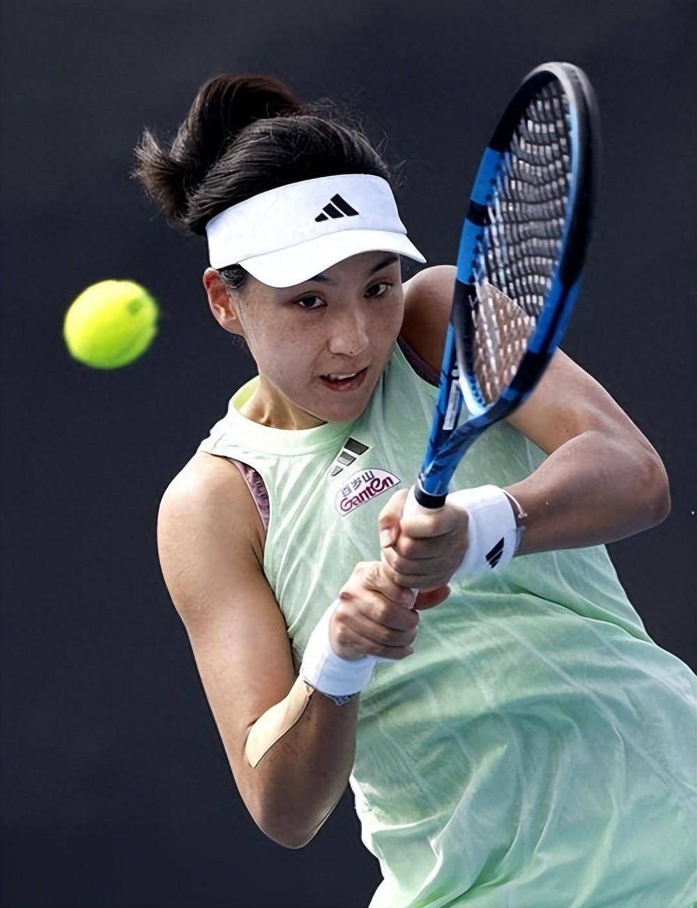 以其出色的 以其出色的